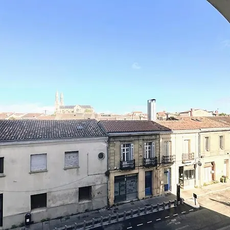 Le Quai Douillet *